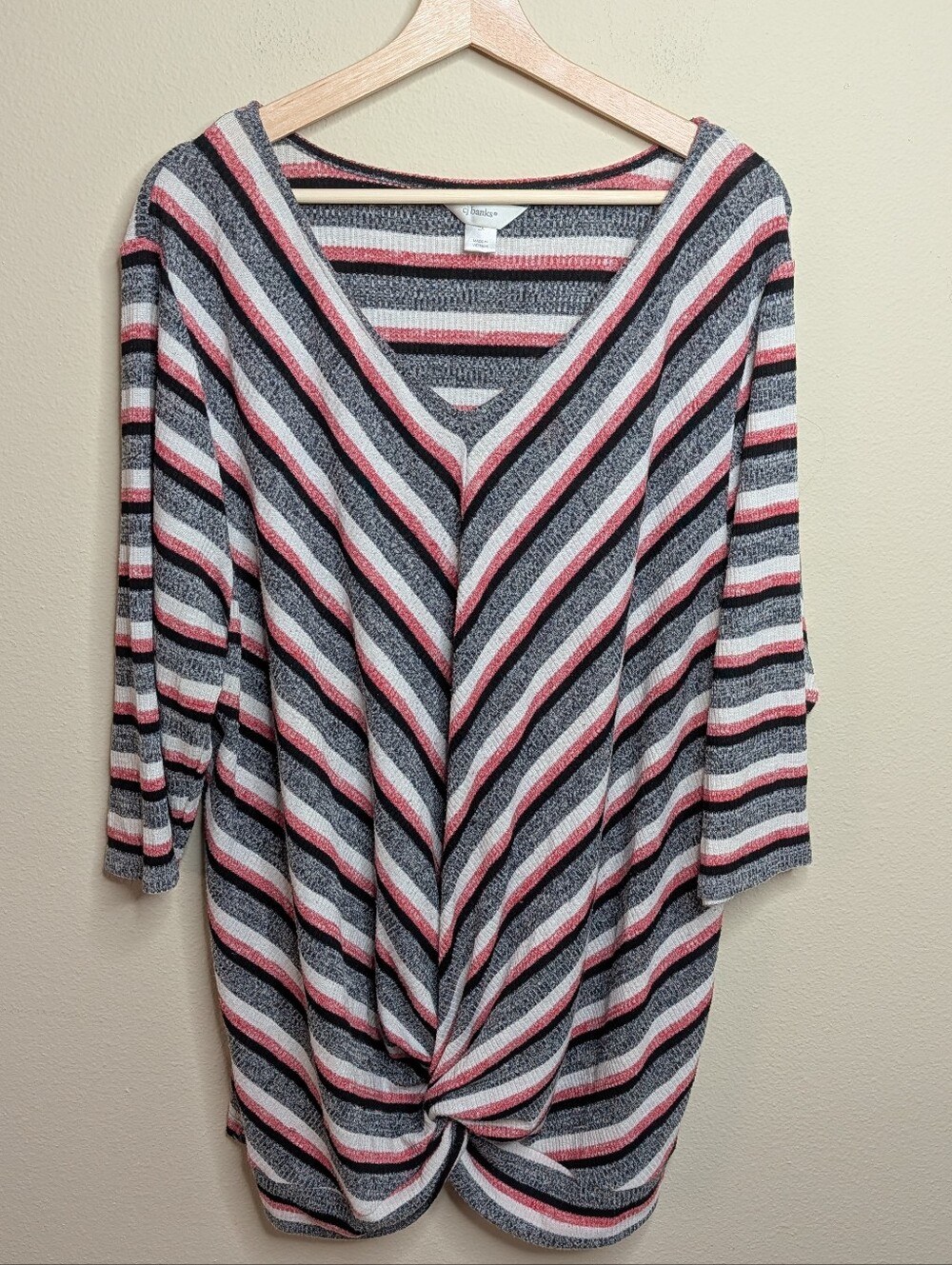 CJ Banks 2X Chevron Stripe Knit Top Gray Red White V-Neck Twist Hem Plus Size